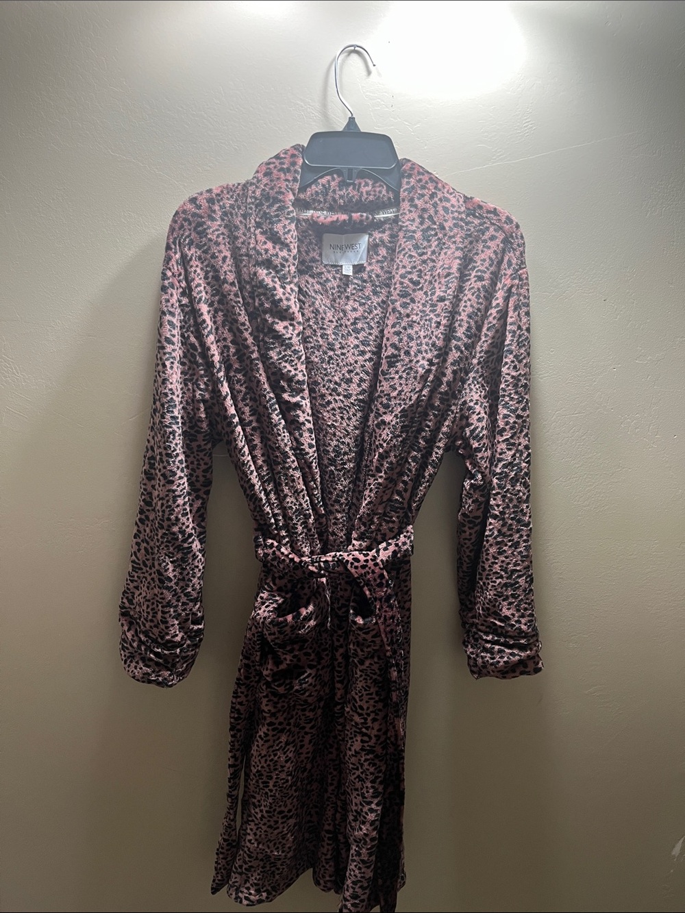 Nine West Pink Leopard Satin Wrap Robe